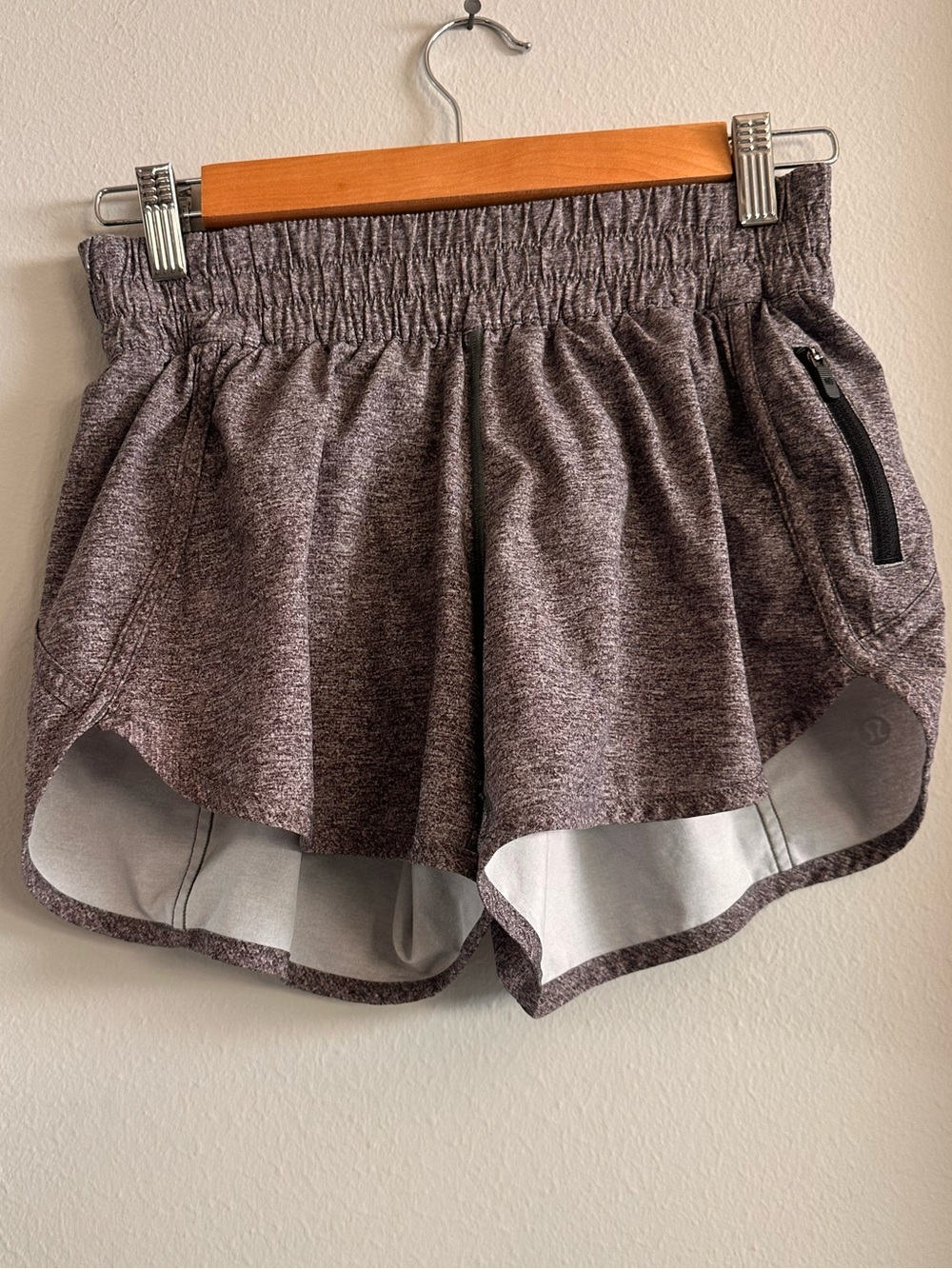 lululemon shorts women’s size 6 - grey